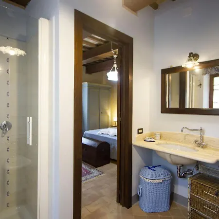 Casa vacanze Serene Holiday In With Swimming Pool *