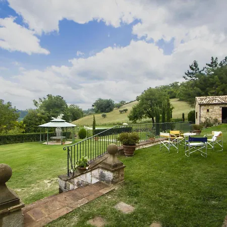 Casa vacanze Serene Holiday In With Swimming Pool Serrapetrona