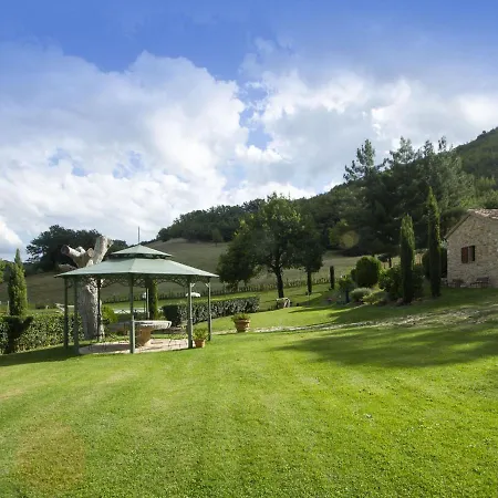 Casa vacanze Serene Holiday In With Swimming Pool Serrapetrona